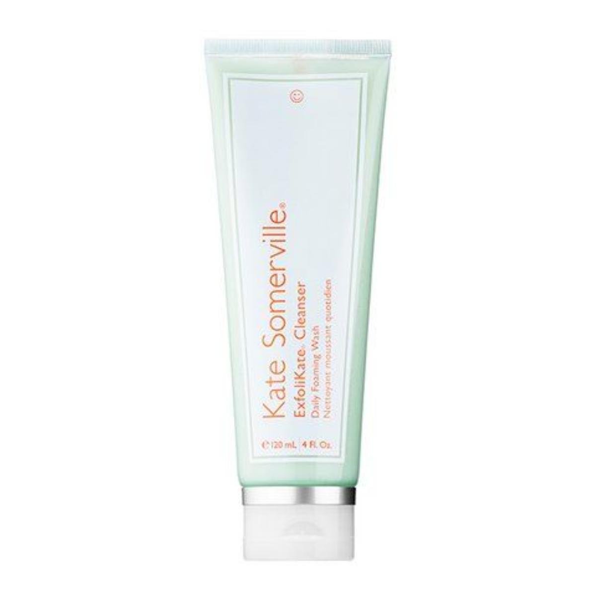 Kate Somerville ExfoliKate Cleanser Daily Foaming Wash, với giá gần 850.000 VND bạn có thể sở hữu dòng sản phẩm sửa rữa mặt dưỡng da này.