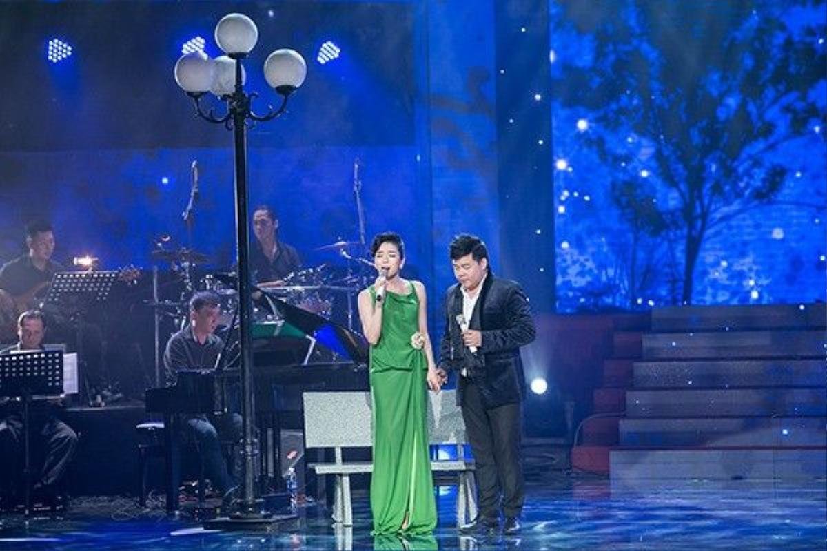 Quang Lê và Lệ Quyên song ca ăn ý trên sân khấu.