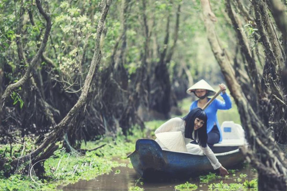 Những hình ảnh mộc mạc giản dị của đồng quê Nam Bộ được Phương Thanh và ê-kíp đưa vào MV Về quê