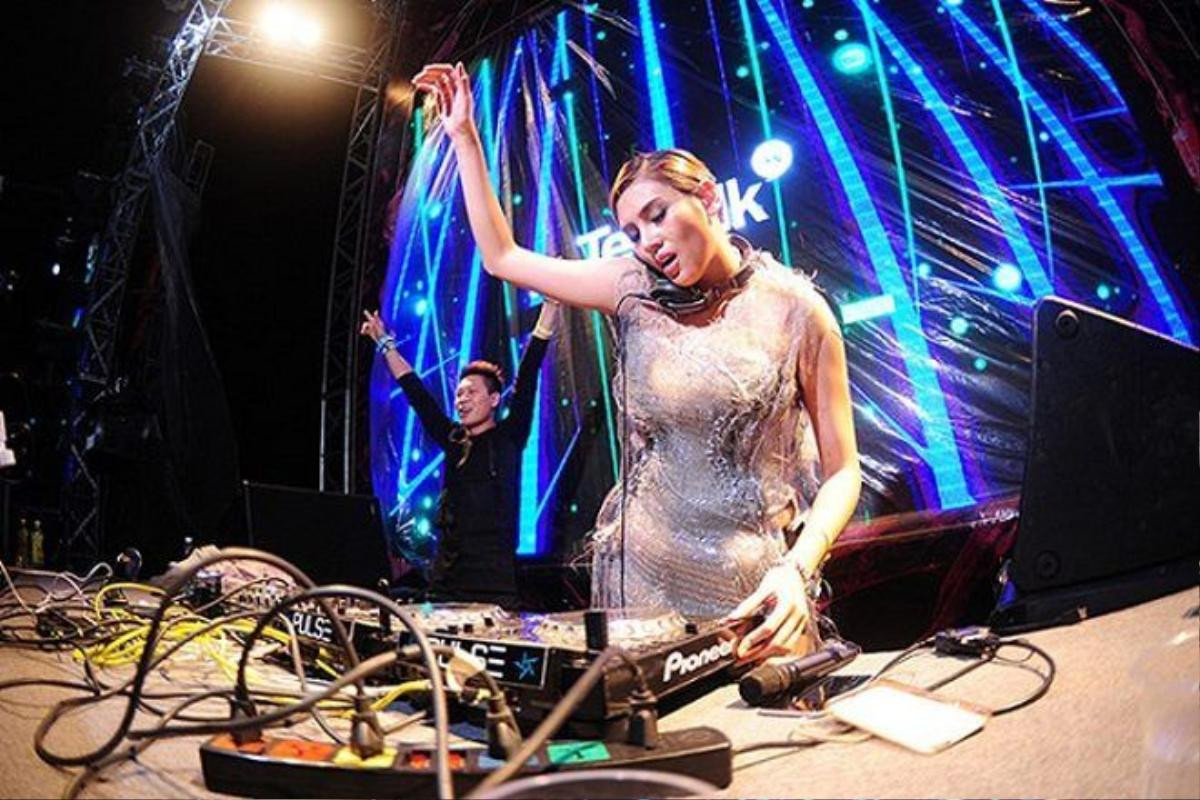 Hoàng Yến bỏ nghề người mẫu làm DJ.