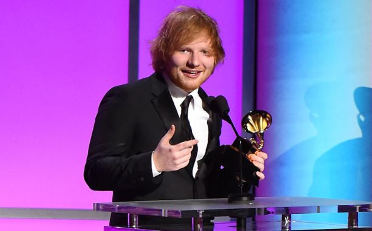 Ed Sheeran tại lễ trao giải Grammy 2016