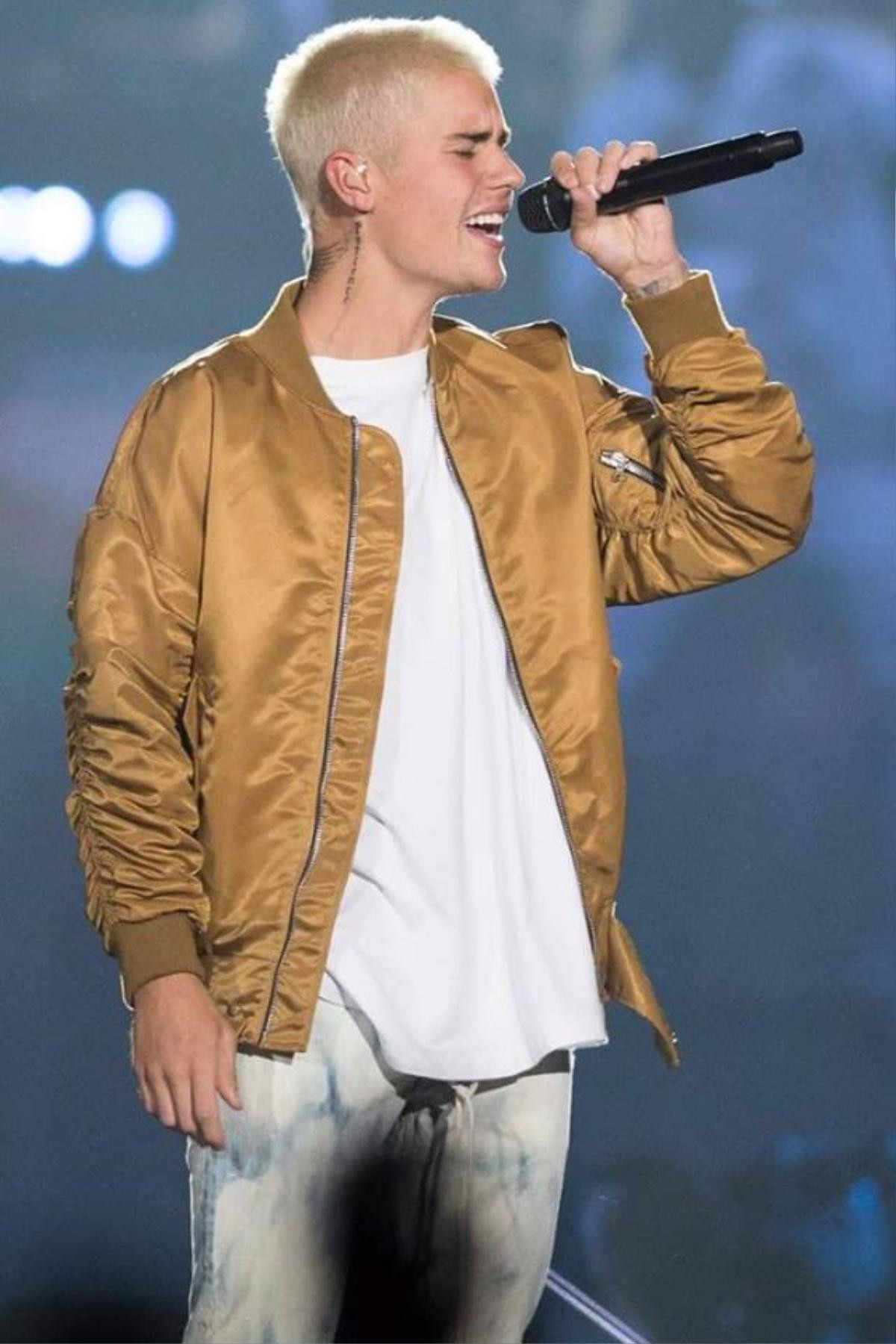 Justin Bieber biểu diễn tại Calgary, Canada ngày 13/6/2016