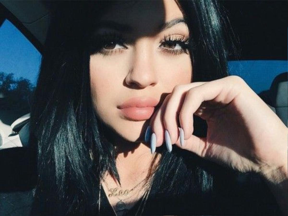 kylie-selfie3