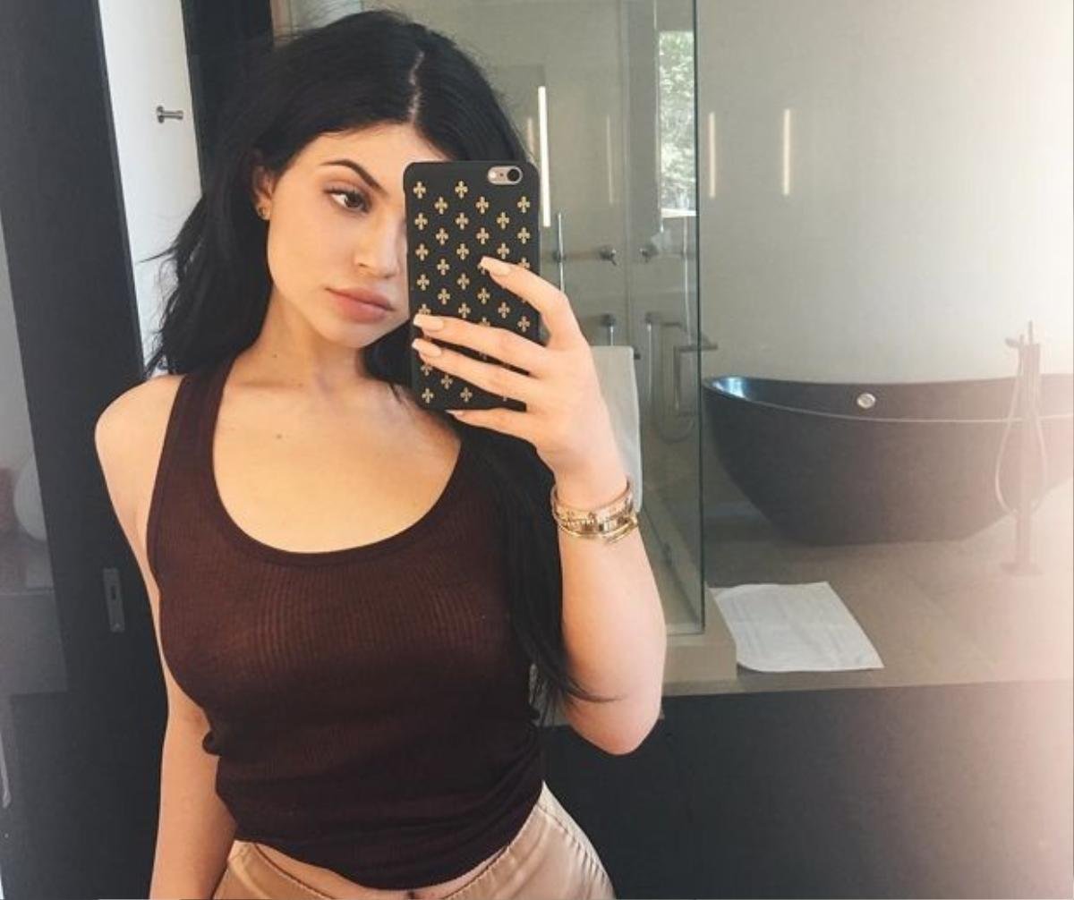 kylie-selfie7