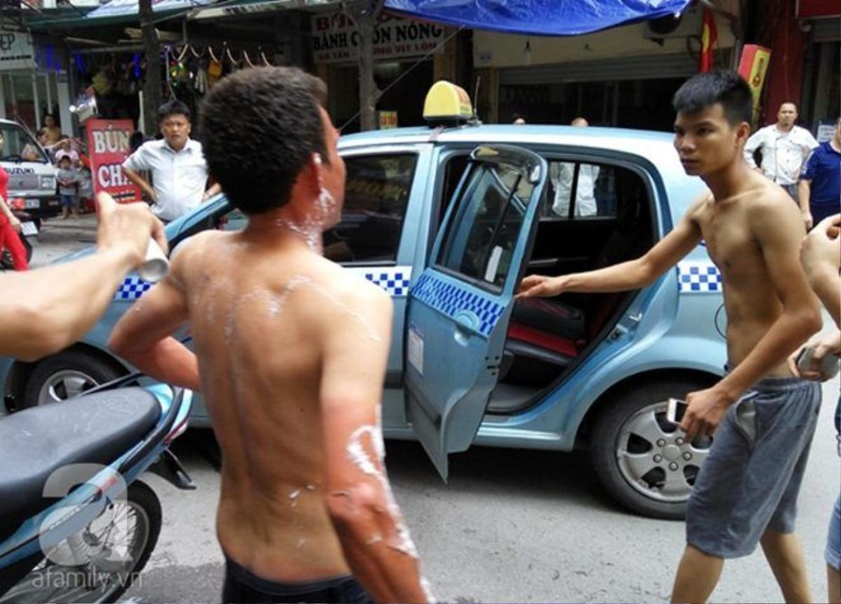 Hà Nội: Nổ lớn ở quán cơm, chủ quán bị thương, thực khách chạy toán loạn Ảnh 5