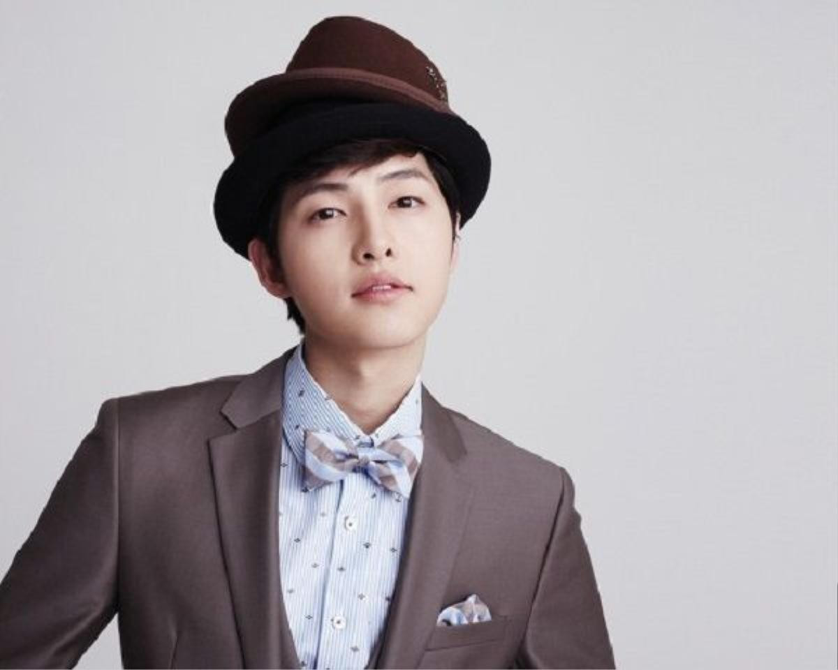 Song Joong Ki sở hữu ngoại hình rất ngọt ngào, thư sinh.