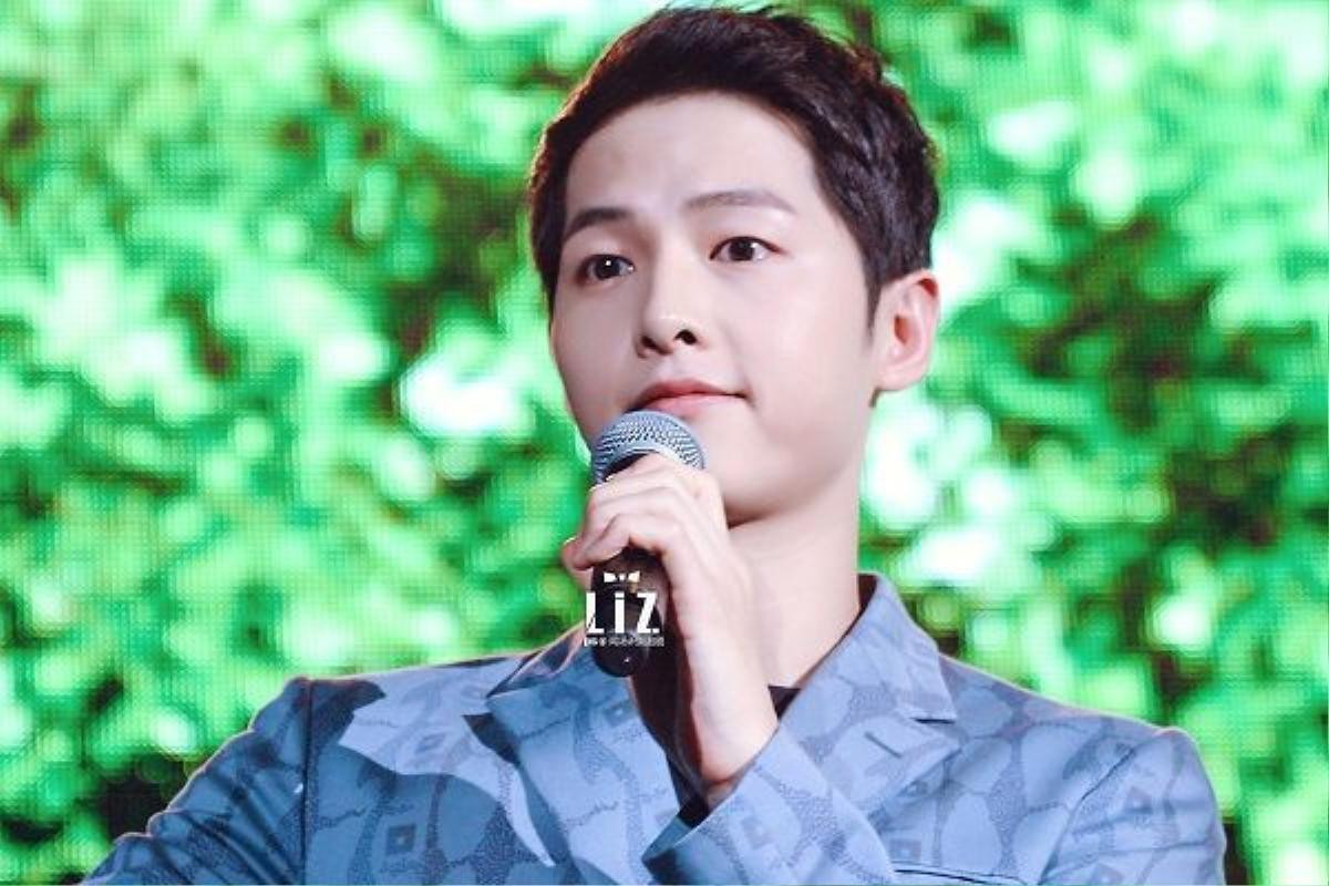 Sở hữu ngoại hình điển trai và đặc biệt là tính cách chính trực, Song Joong Ki khiến tất cả mọi người đều muốn anh trở thành chàng rể của nhà mình.