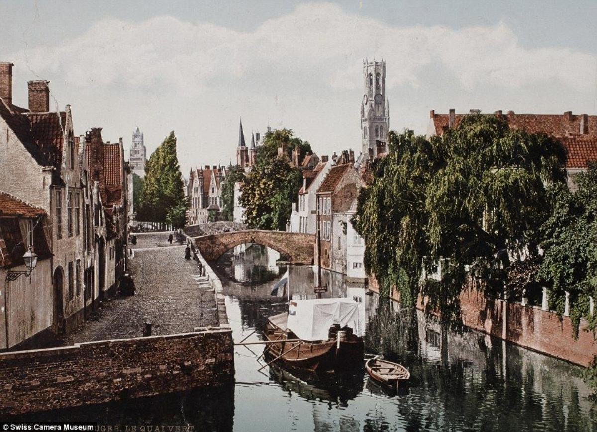 Bruges tại Bỉ được chụp khoảng năm 1900 hiện nay là di sản Thế giới được UNESCO công nhận