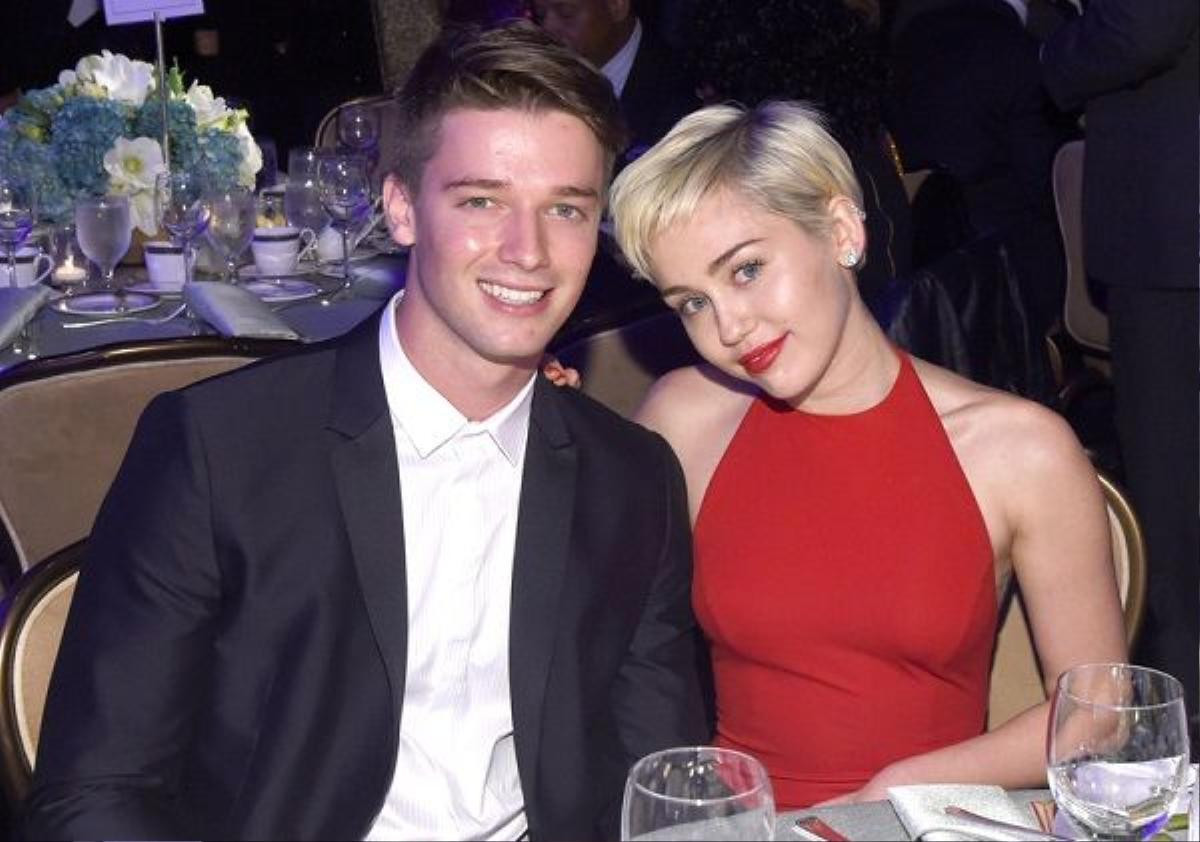 Nam diễn viên và Miley Cyrus thời còn mặn nồng.