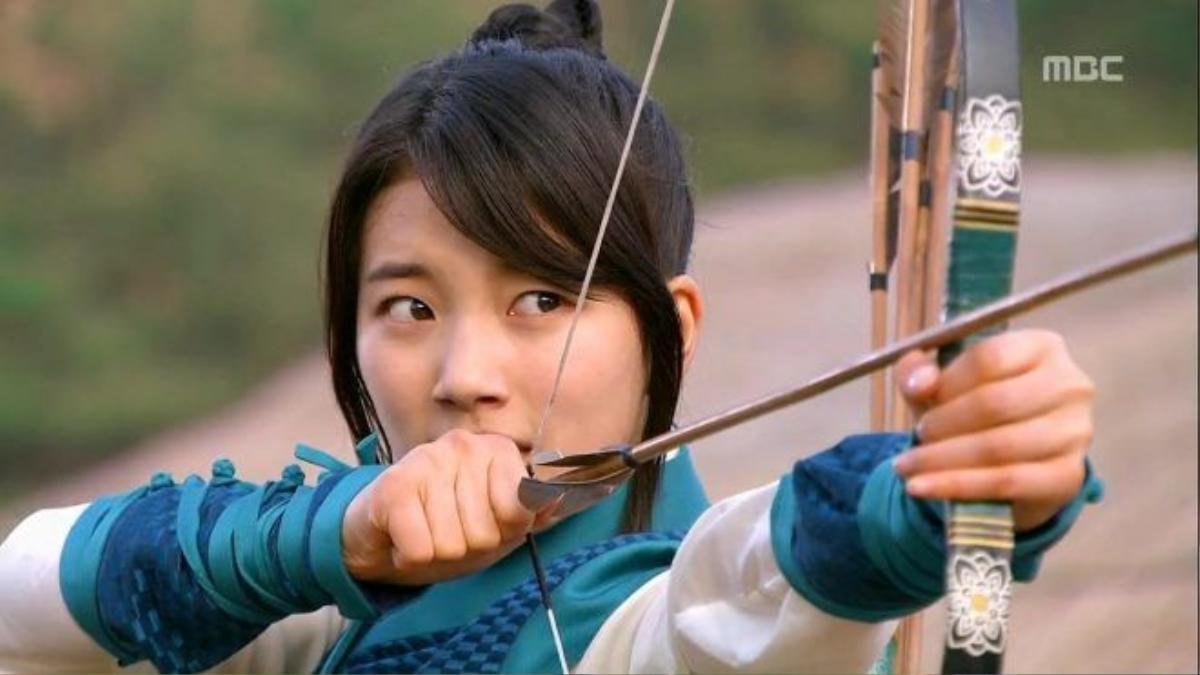 Miss-A-Suzy-in-Gu-Family-Book-10