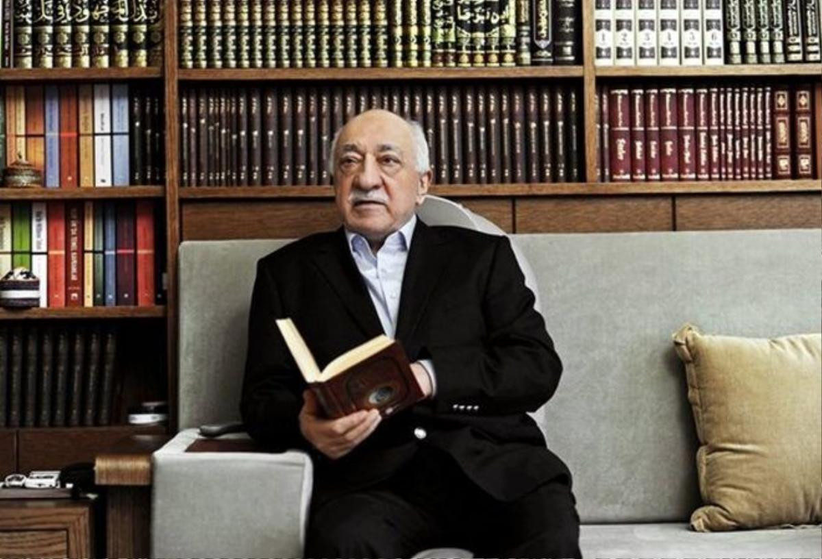 Giáo sĩ Fethullah Gulen hiện phải sống lưu vong tại Mỹ