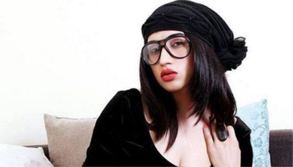 resize_495858-qandeel-baloch-still