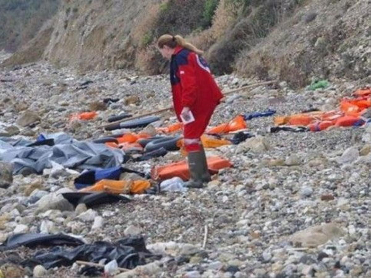 Đã có hàng trăm thi thể người tị nạn trôi dạt vào bờ biển Lybia. Ảnh: Hellenic Rescue Team