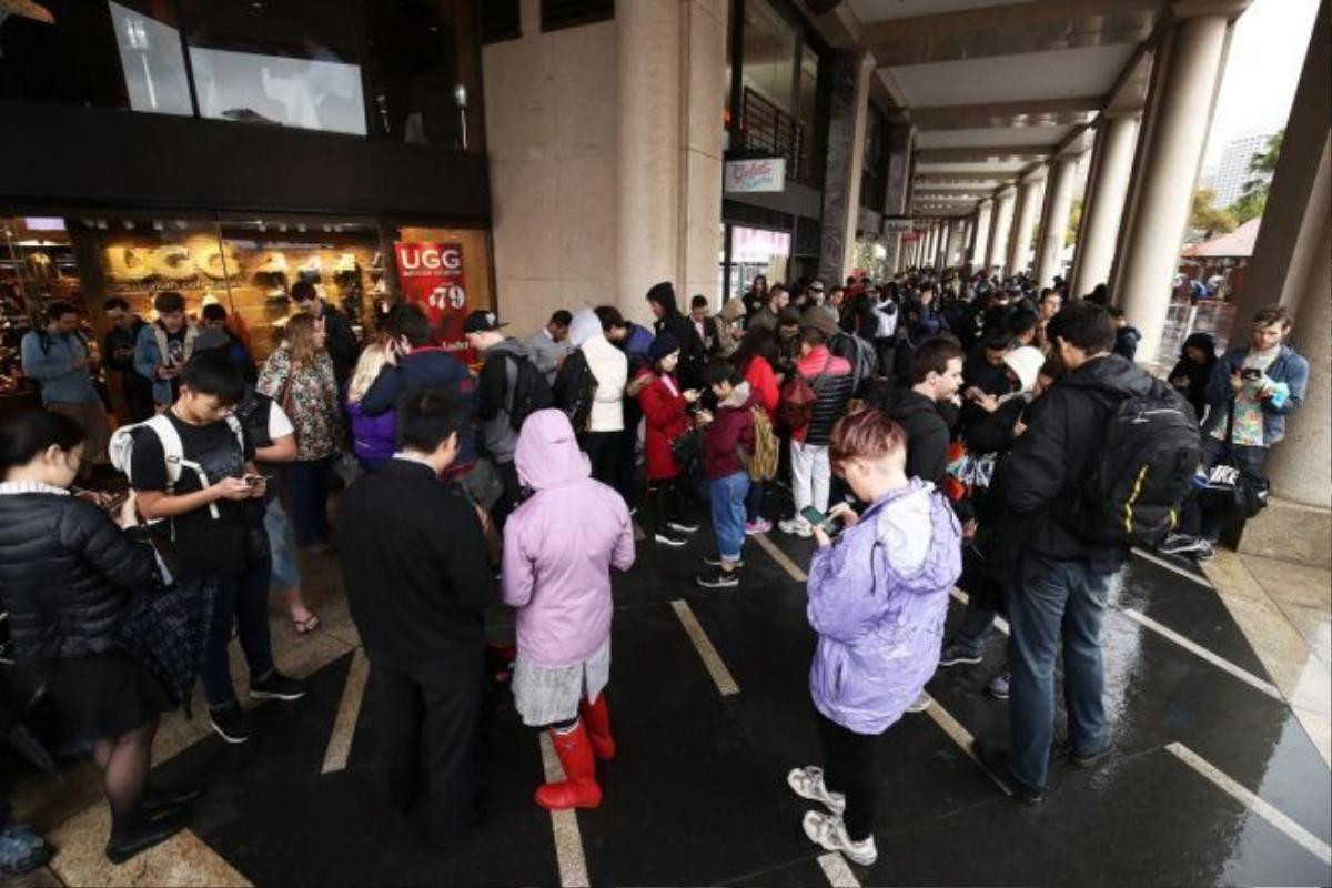 in-australia-players-regularly-swarm-the-sydney-opera-house