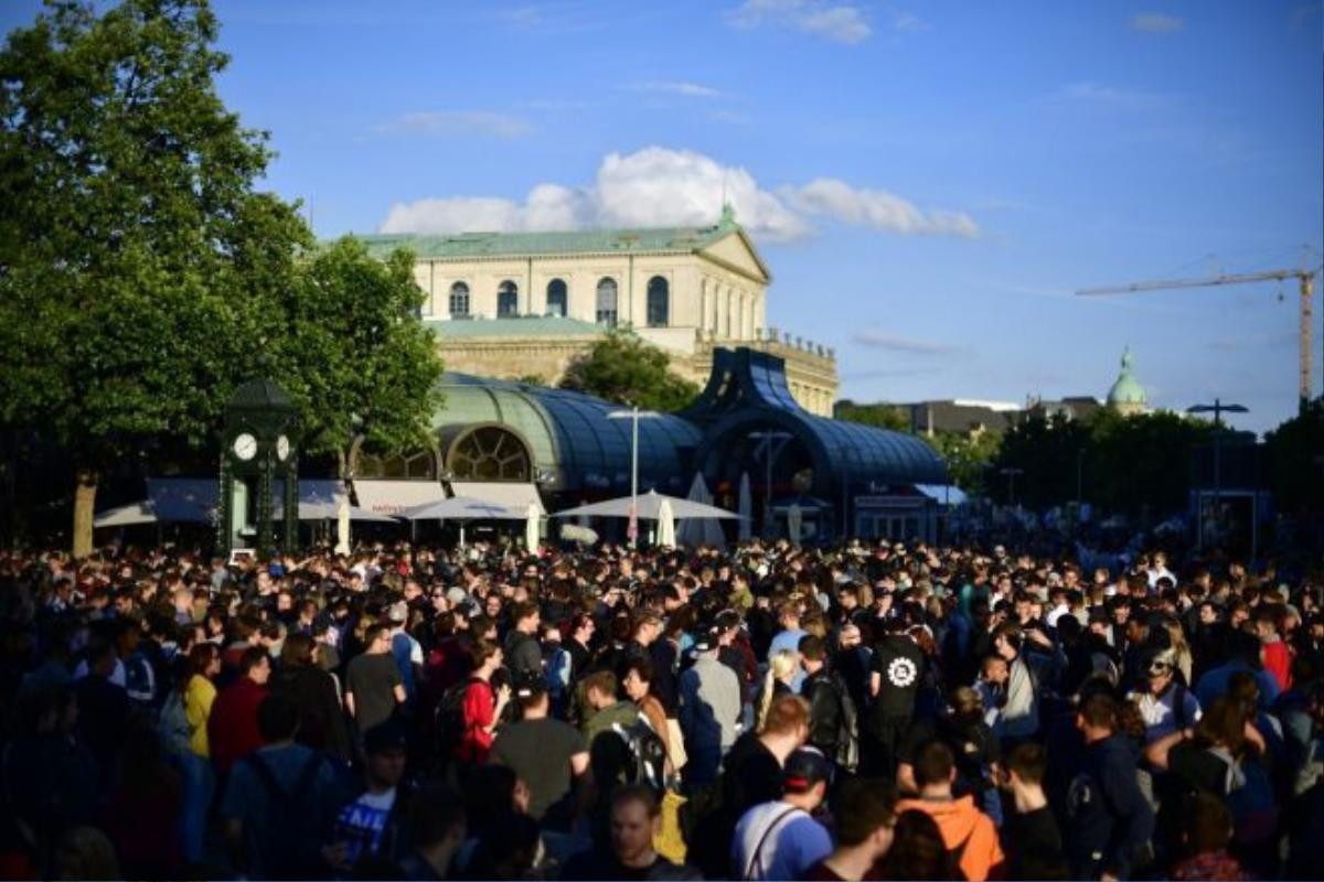 thousands-of-people-were-out-and-about-when-the-game-was-released-in-germany-all-searching-for-pokmon