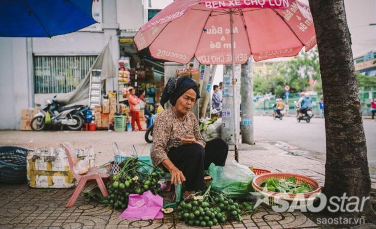 Những người phụ nữ đã gắn bó máu thịt gần như trọn cuộc đời với nghiệp trầu cau đến mức "một ngày không ra chợ là thấy mệt muốn đổ bệnh".