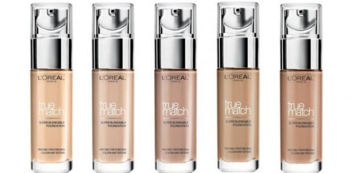 Kem nền mịn da TRUE MATCH của L’Oreal Paris hội đủ những yêu tố quan trọng để tạo nên lớp trang điểm nền hoàn hảo cho các thí sinh The Face: Chất kem phấn mỏng, mịn, thành phần dưỡng chất giúp da căng mượt, che khuyết điểm tối ưu và 5 tông màu tự nhiên nhất với màu da châu Á. Sản phẩm True Match có giá mới chỉ từ 228,000đ từ 1/8/2016.