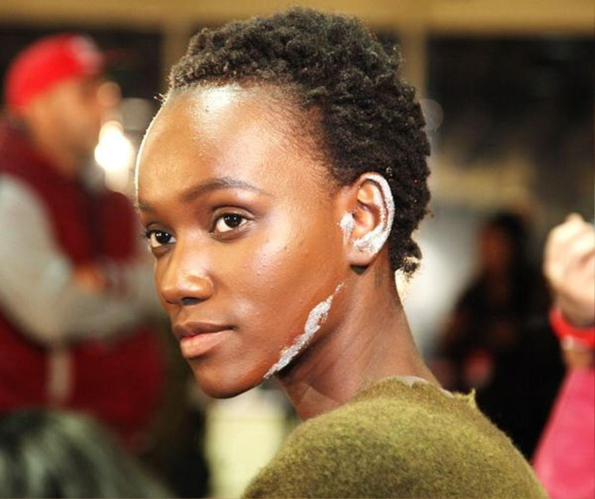 ear-makeup-is-the-latest-crazy-trend