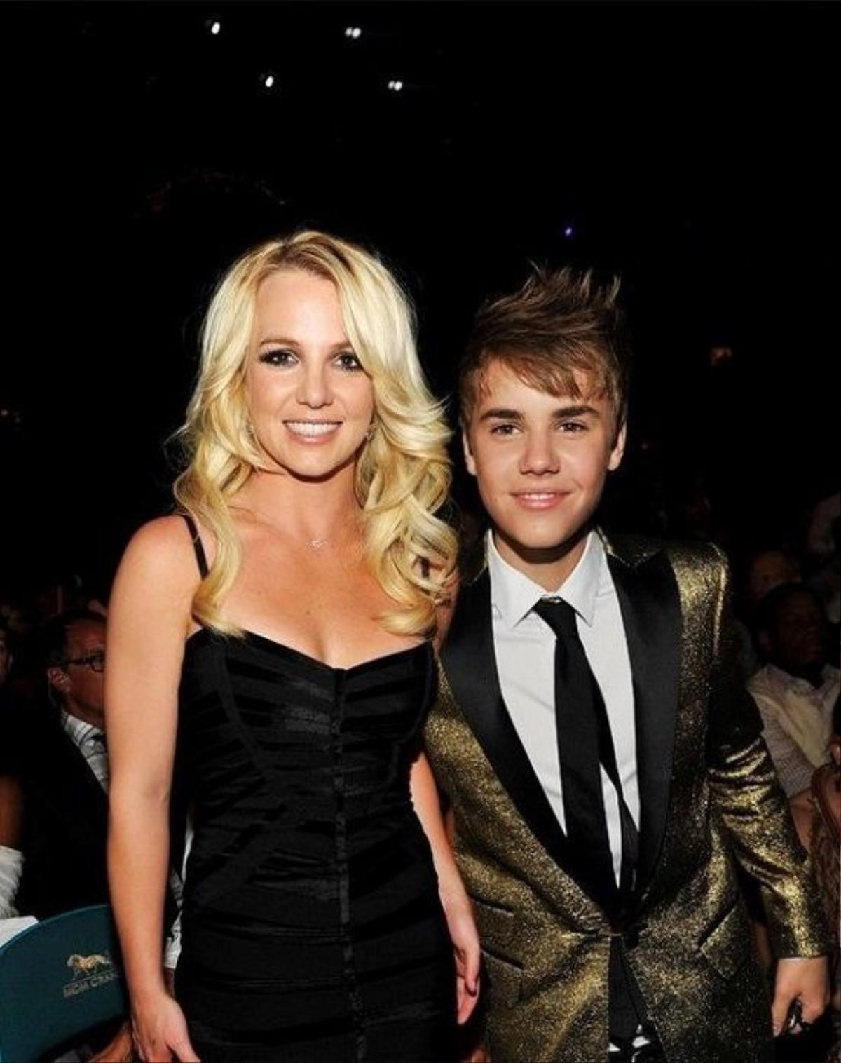 Justin Bieber được cho là sẽ tham gia vào một ca khúc trong album mới của Britney Spears.