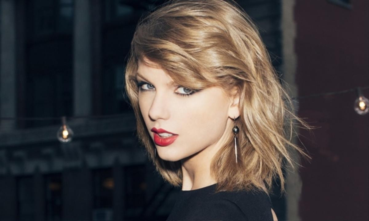 Ở độ tuổi 26, Taylor Swift có trong tay tất cả mọi thứ mà nhiều người ao ước: sự nghiệp, tiền bạc và anh chàng người yêu điển trai Tom Hiddleston.