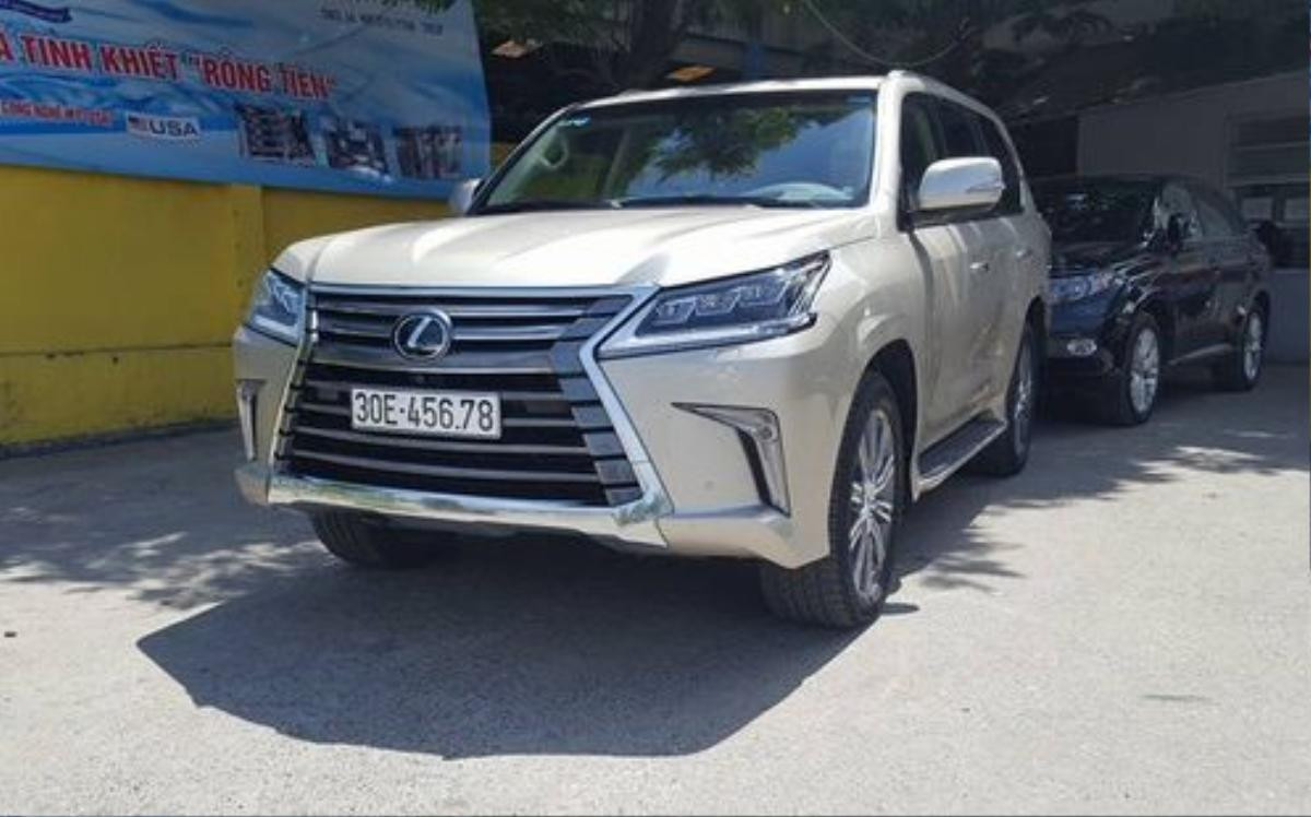 Lexus LX570 mới tại Hà Nội.