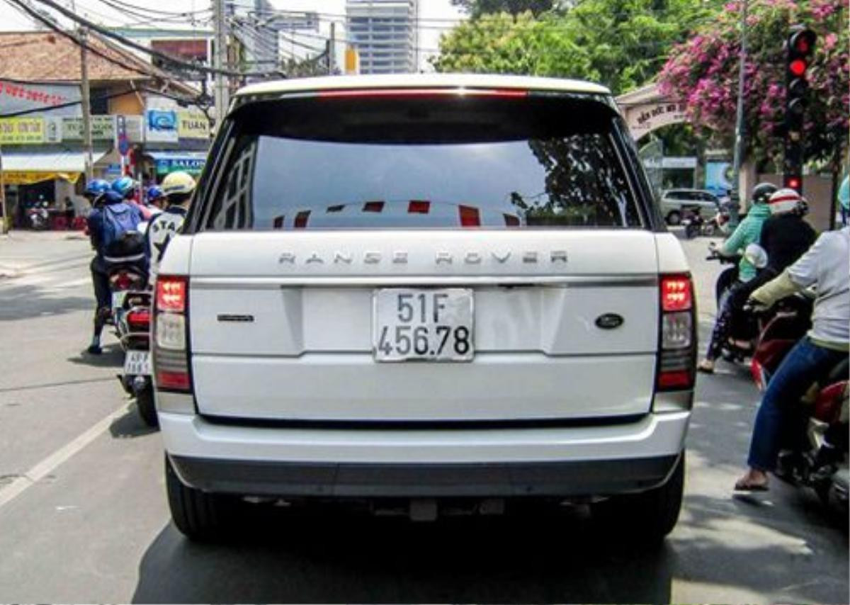 Tiếp tục là Range Rover nhưng lần này là phiên bản cao cấp Autobiography.