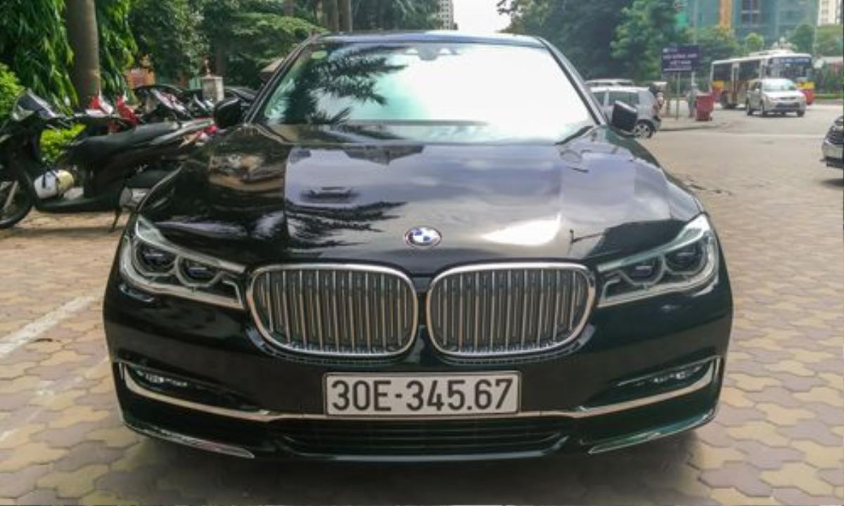 BMW 750Li tại Hà Nội.