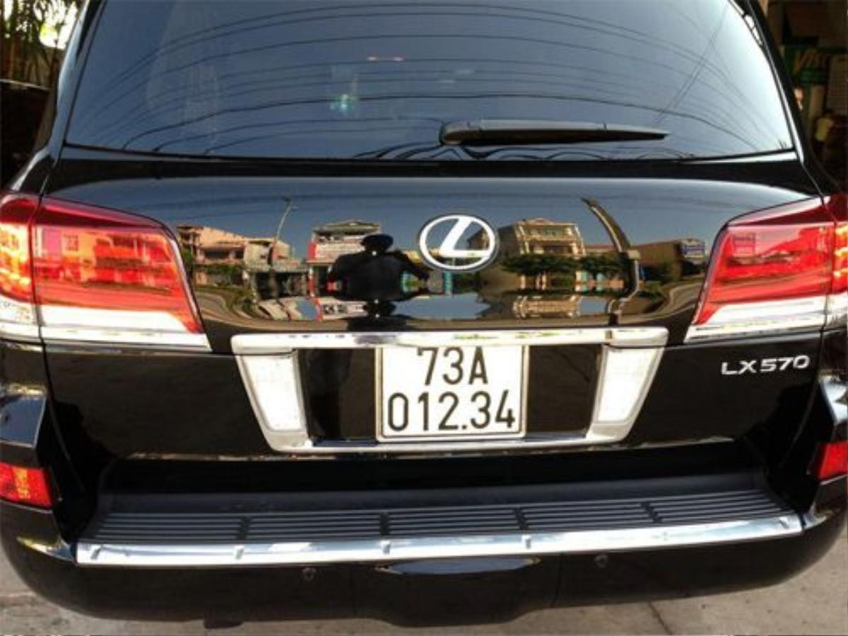 Lexus LX570 biển đẹp tại Quảng Bình.