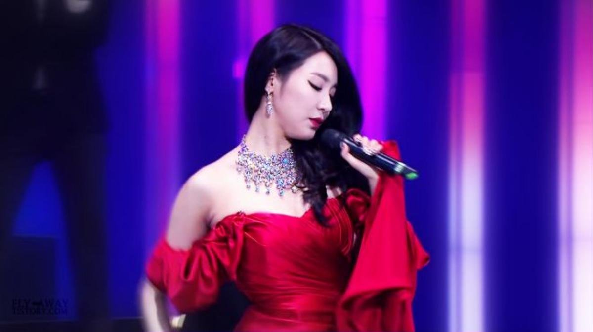 Tiffany tại SM tour.