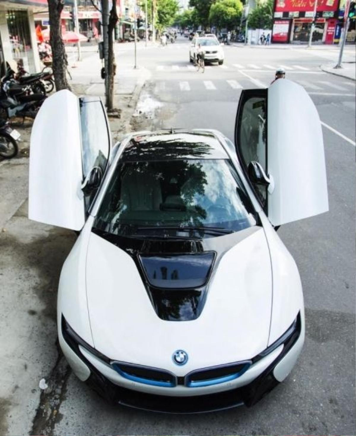 lo-danh-tinh-nguoi-chong-mua-sieu-xe-7-ty-bmw-i8-tang-sinh-nhat-vo-13-071704