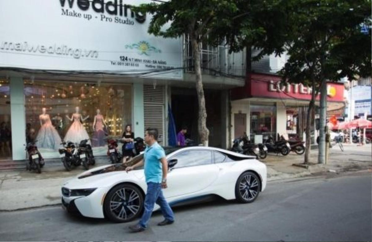 lo-danh-tinh-nguoi-chong-mua-sieu-xe-7-ty-bmw-i8-tang-sinh-nhat-vo-13-071706