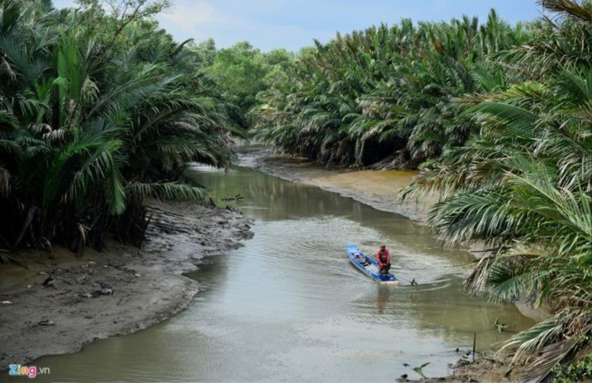 Không những cá tôm trên kênh Rạch Chiếc ngày càng cạn kiệt, mà việc nuôi trồng thủy sản của bà con nông dân cũng đứng trước nguy cơ trắng tay. Các con rạch khu vực này vào cuối 2015 đều bị ô nhiễm.