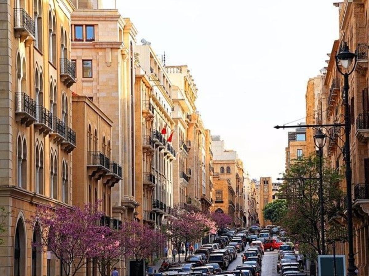 Anthony Bourdain đến Thủ đô Beirut vào năm 2006, đúng lúc Liban có chiến tranh. Quân đội Mỹ sơ tán công dân nước này thông qua đường biển bằng tàu tuần dương USS Nashville. Tuy vậy, Anthony vẫn quyết tâm trở lại Beirut 4 năm sau để thực hiện tiếp phóng sự. Ảnh: Diak/Shutterstock. 