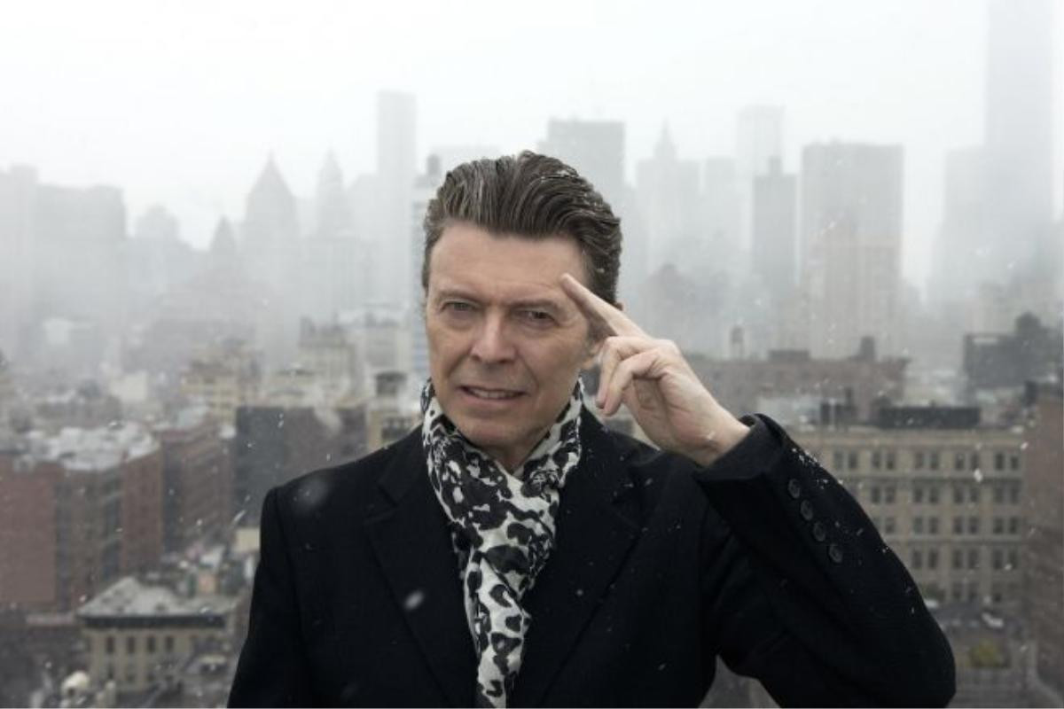 Đầu năm 2016, thông tin nam danh ca gạo cội David Bowie qua đời sau một thời gian dài dũng cảm đấu tranh với căn bệnh ung thư khiến nhiều người không khỏi bàng hoàng.