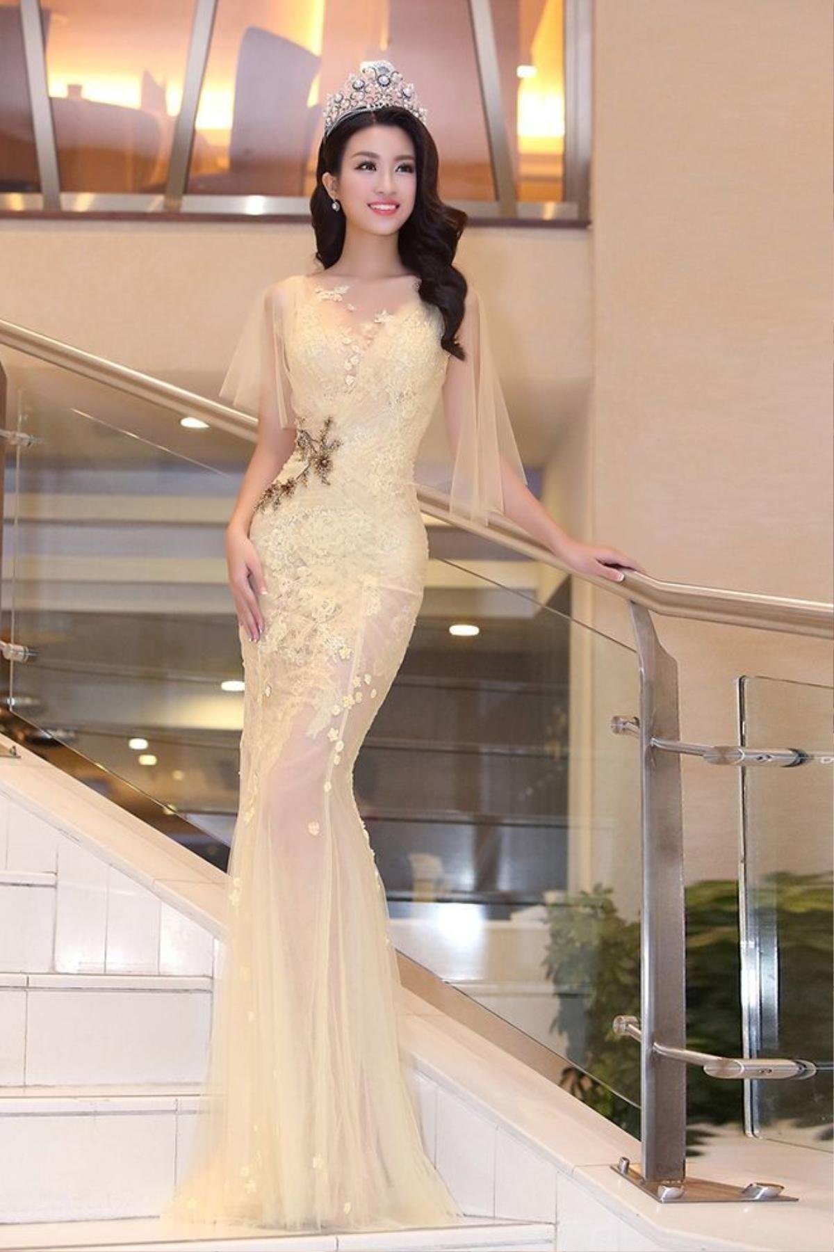 Một lần nữa chứng minh được rằng những thiết kế haute couture của Hoàng Hải rất hợp và có duyên với các Hoa hậu.