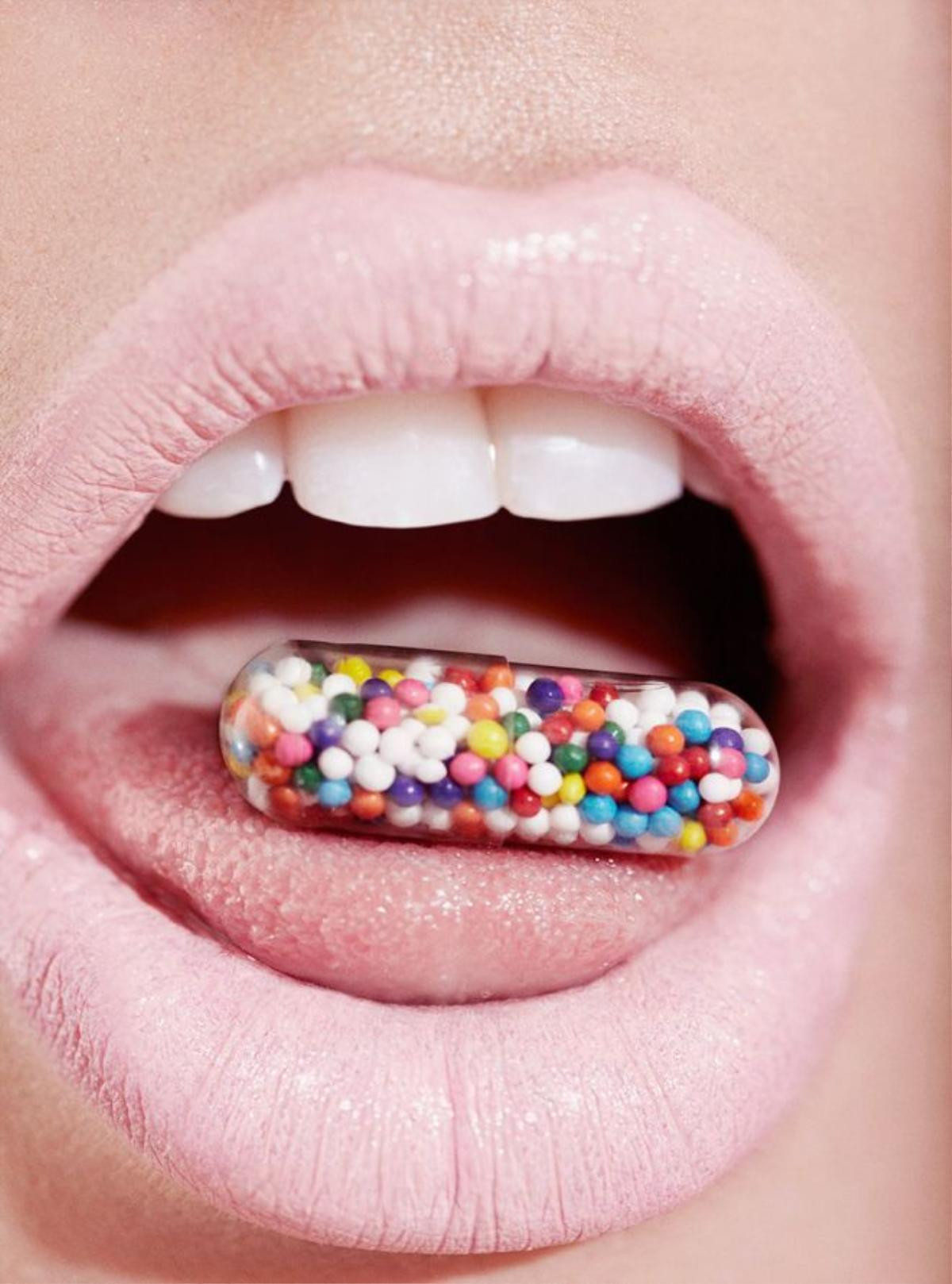 pill-in-mouth-beauty-editorial