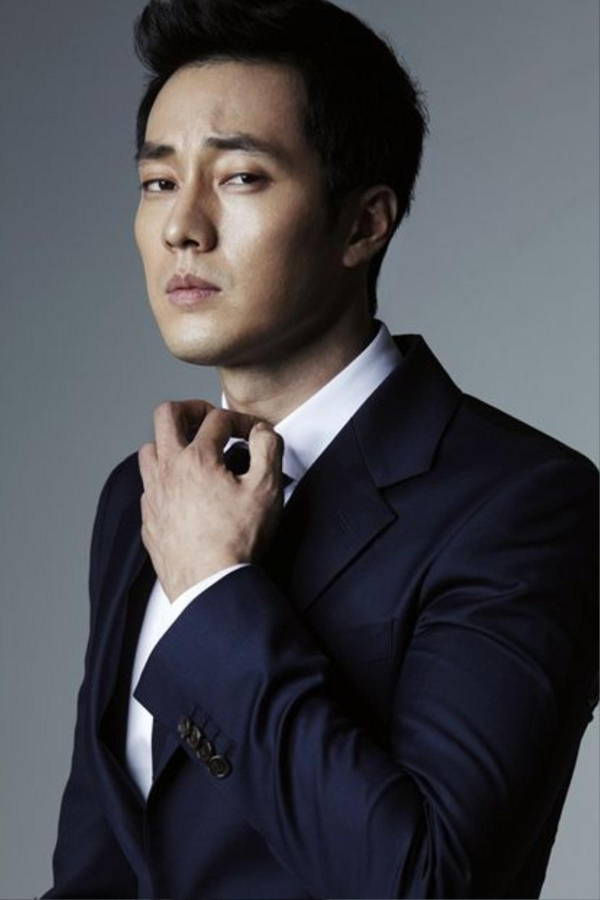 Tham gia chương trình “One Night of TV Entertaiment”, So Ji Sub tiết lộ nỗi ám ảnh của mình với những quả bóng: “Bóng khiến tôi không thoải mái. Tôi luôn có cảm giác chúng sẽ nổ. Tôi cũng không thích những gì quá góc cạnh và thực sự không thể nhìn chúng”.