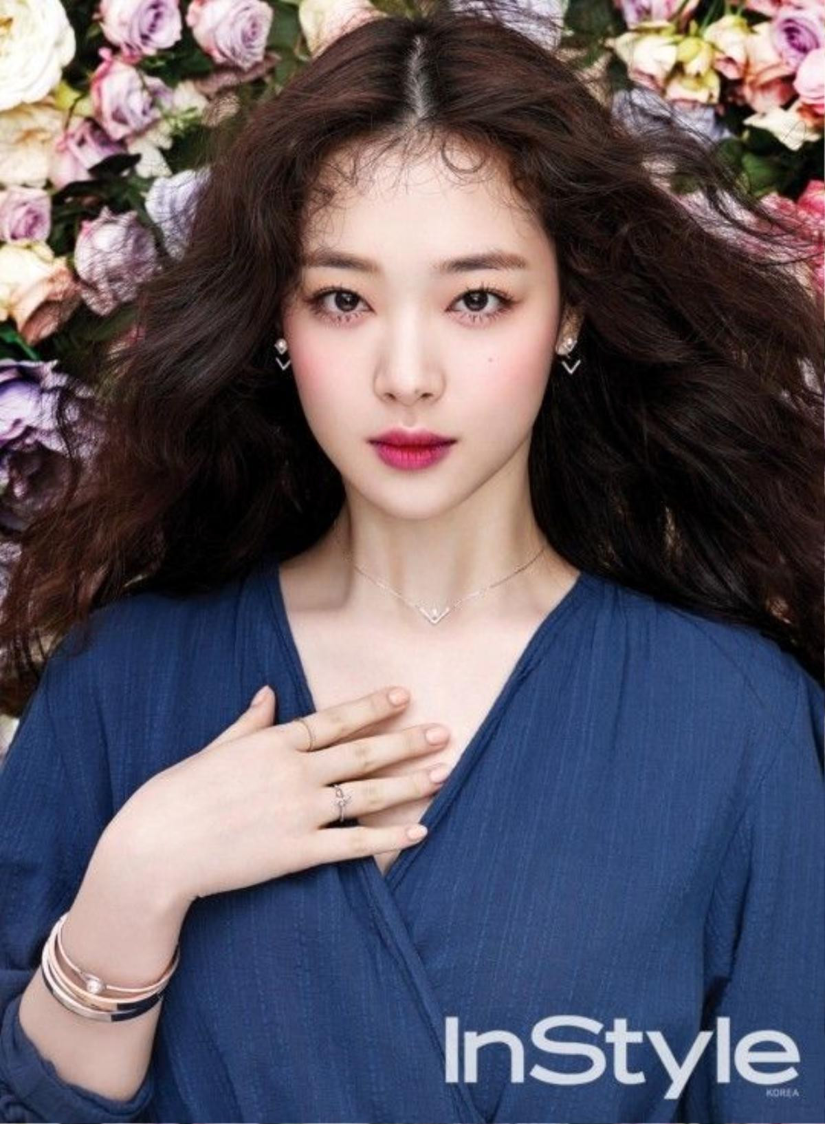 Sulli từng suýt bị chết đuối khi còn nhỏ nên cô rất sợ nước.