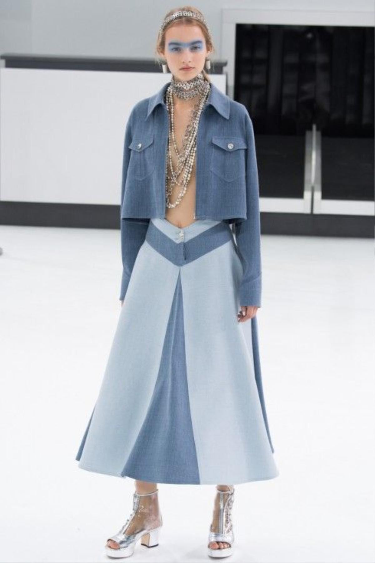 hieu-hon-nua-ve-denim-12-chanel-spring-2016-1-490x735