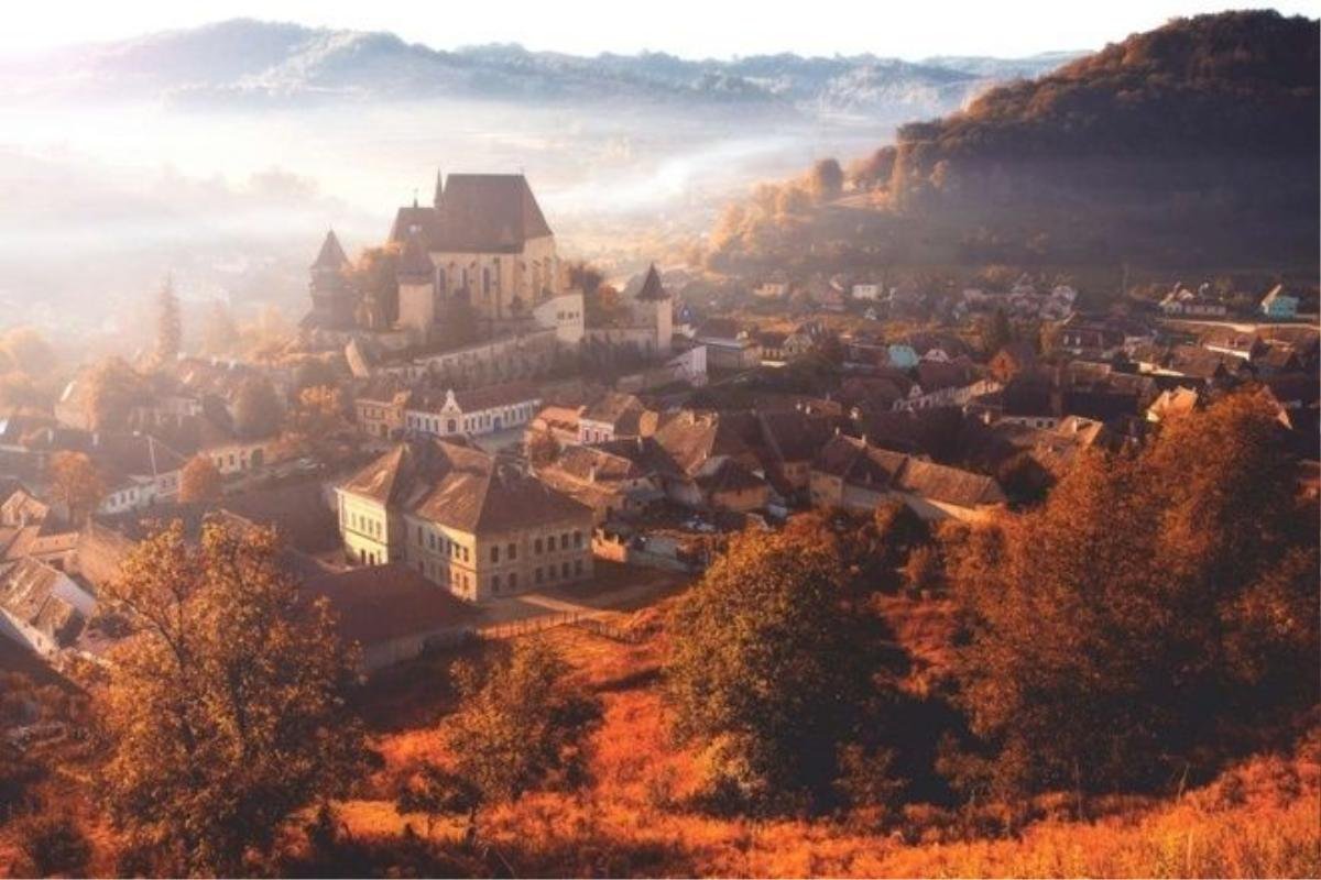 Biertan, Transylvania, Romani nổi tiếng với những tòa nhà đẹp như lâu đài trong cổ tích.