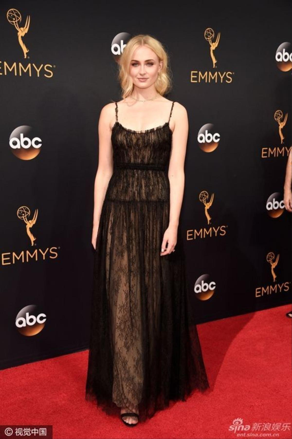 LOS ANGELES, CA - SEPTEMBER 18: Actress Sophie Turner attends the 68th Annual Primetime Emmy Awards at Microsoft Theater on September 18, 2016 in Los Angeles, California. (Photo by Kevin Mazur/WireImage)