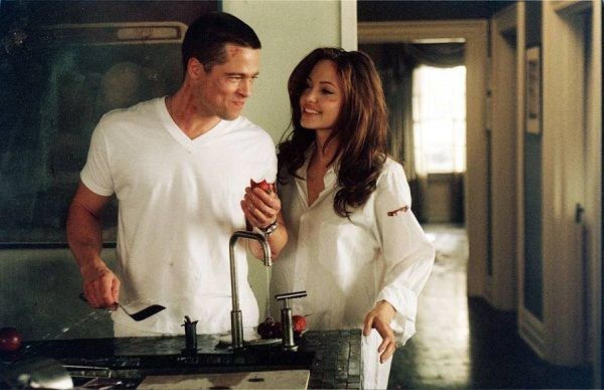 Brad Pitt và Angelina Jolie trong Mr. & Mrs. Smith (2005).