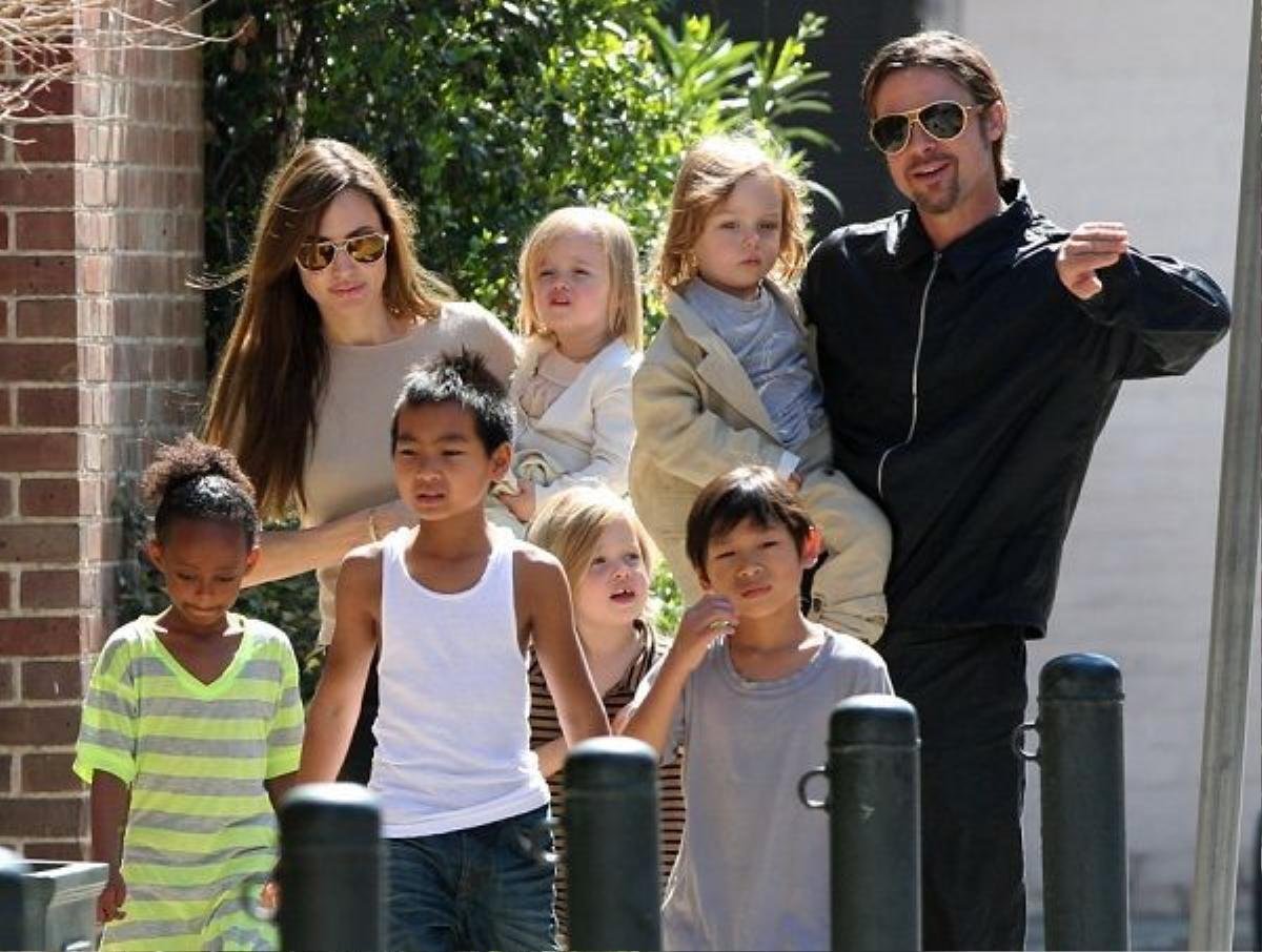 Brad Pitt và Angelina Jolie hạnh phúc ngoài đời thực.