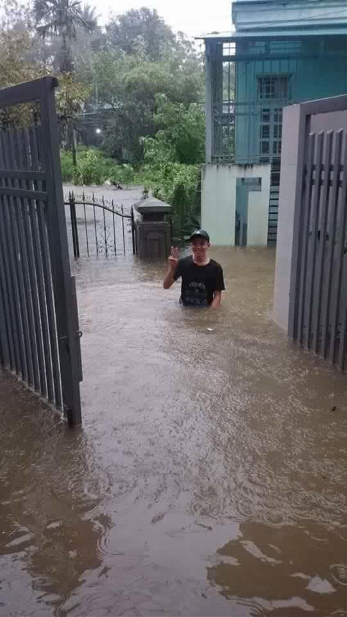 "Dù cuộc đời rất dở nhưng vẫn phải niềm nở"