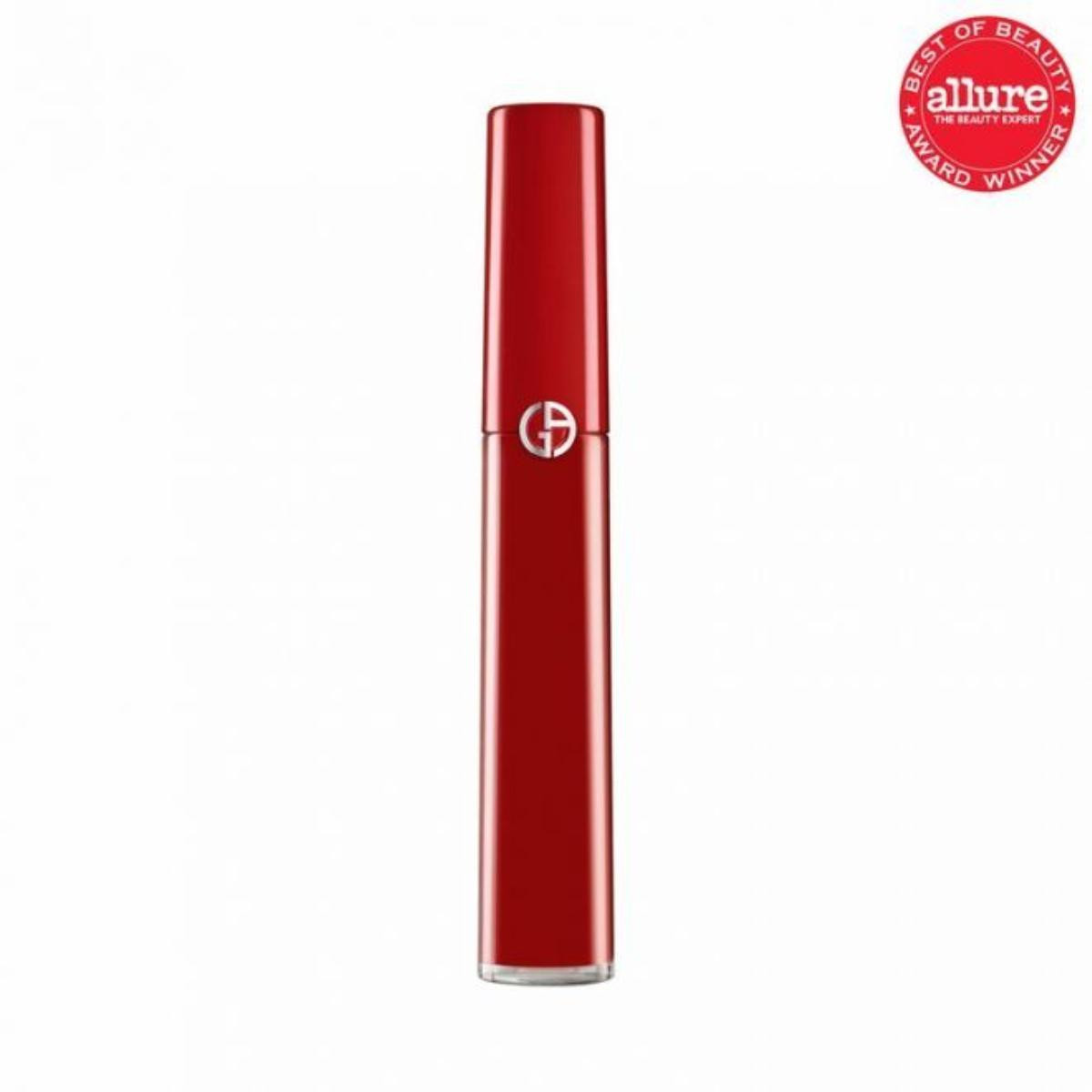 Giorgio Armani Lip Maestro gây ấn tượng với phái đẹp bởi thiết kế sang chảnh và màu son đỏ quyến rũ. Cây son này có đặc điểm là cực kì lâu trôi, kể cả khi bạn phải vận động suốt 1 ngày dài. Nếu bạn ưng ‘em nó’, hãy chuẩn bị 38$ - khoảng 866 nghìn đồng tiền Việt để sở hữu!