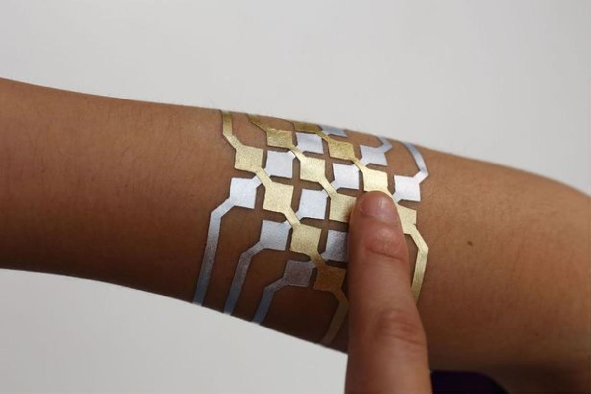 researchers-create-smart-tattoos-that-can-control-your-phone-1