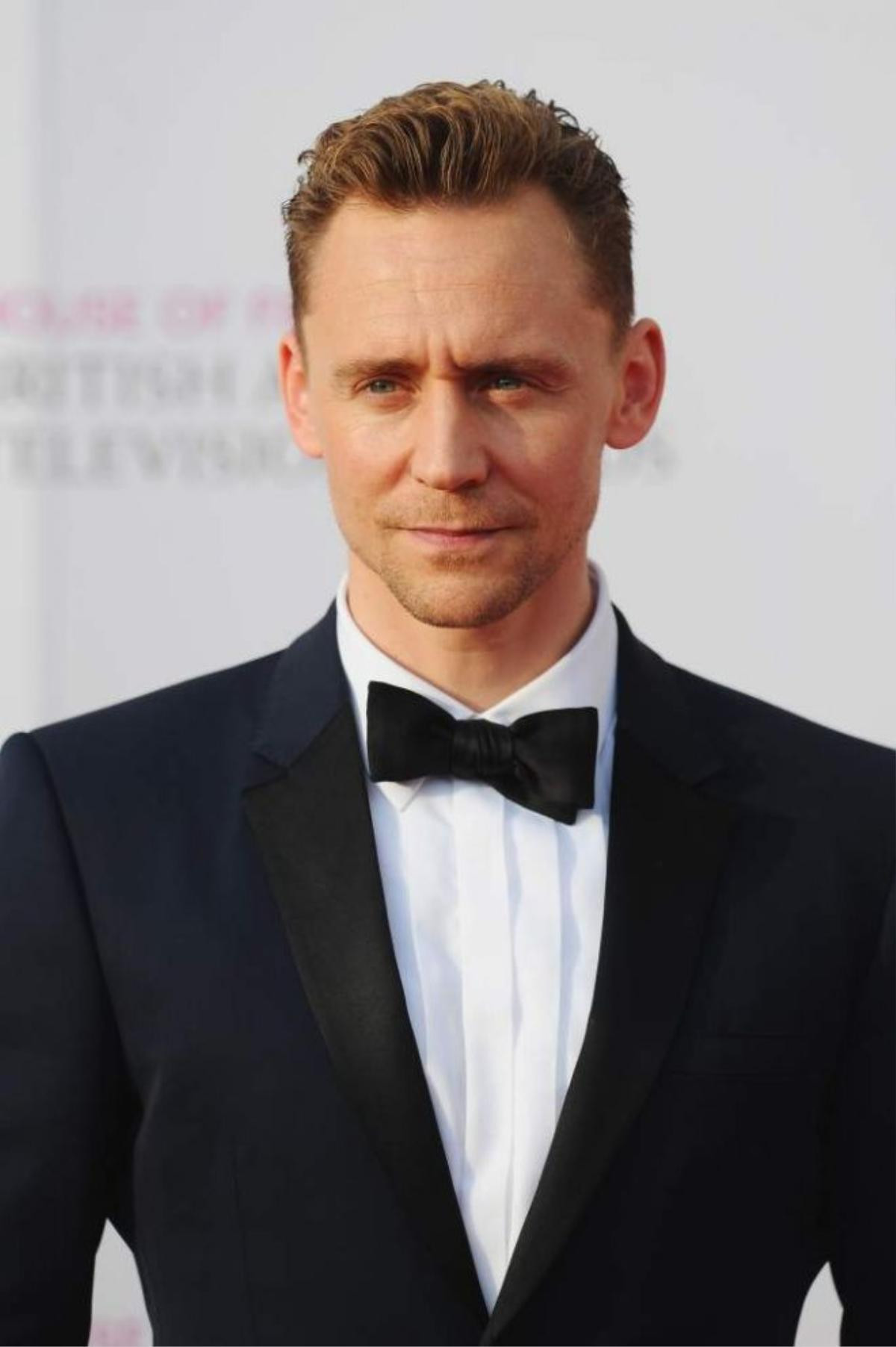 Sở hữu ngoại hình điển trai cùng chất giọng Anh "chết người", Tom Hiddleston luôn có tên trong Top những nam diễn viên quyến rũ nhất.