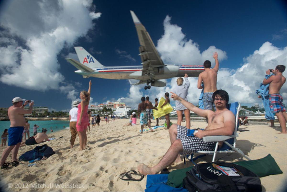 plane-landing-maho-beach-12