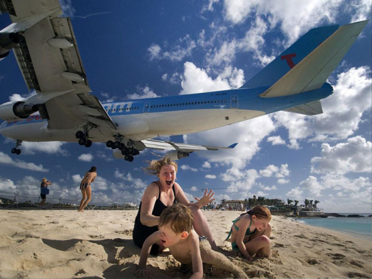 plane-landing-maho-beach-4