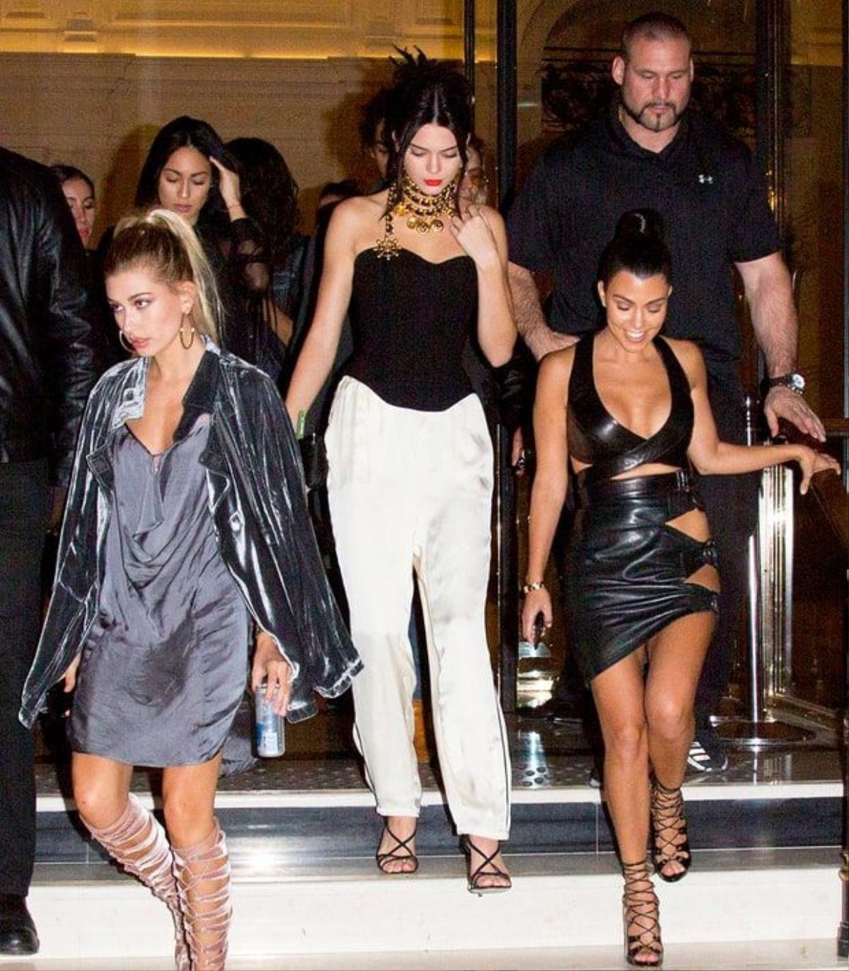 Pascal (bên phải) bảo vệ cho Kourtney, Kendall và Gigi Hadid tới hộp đêm trong lúc xảy ra vụ cướp.